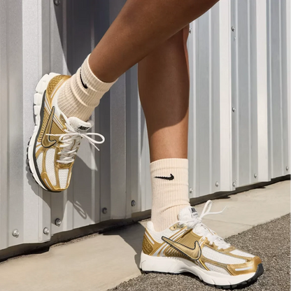 Zoom Vomero 5 Metallic Gold